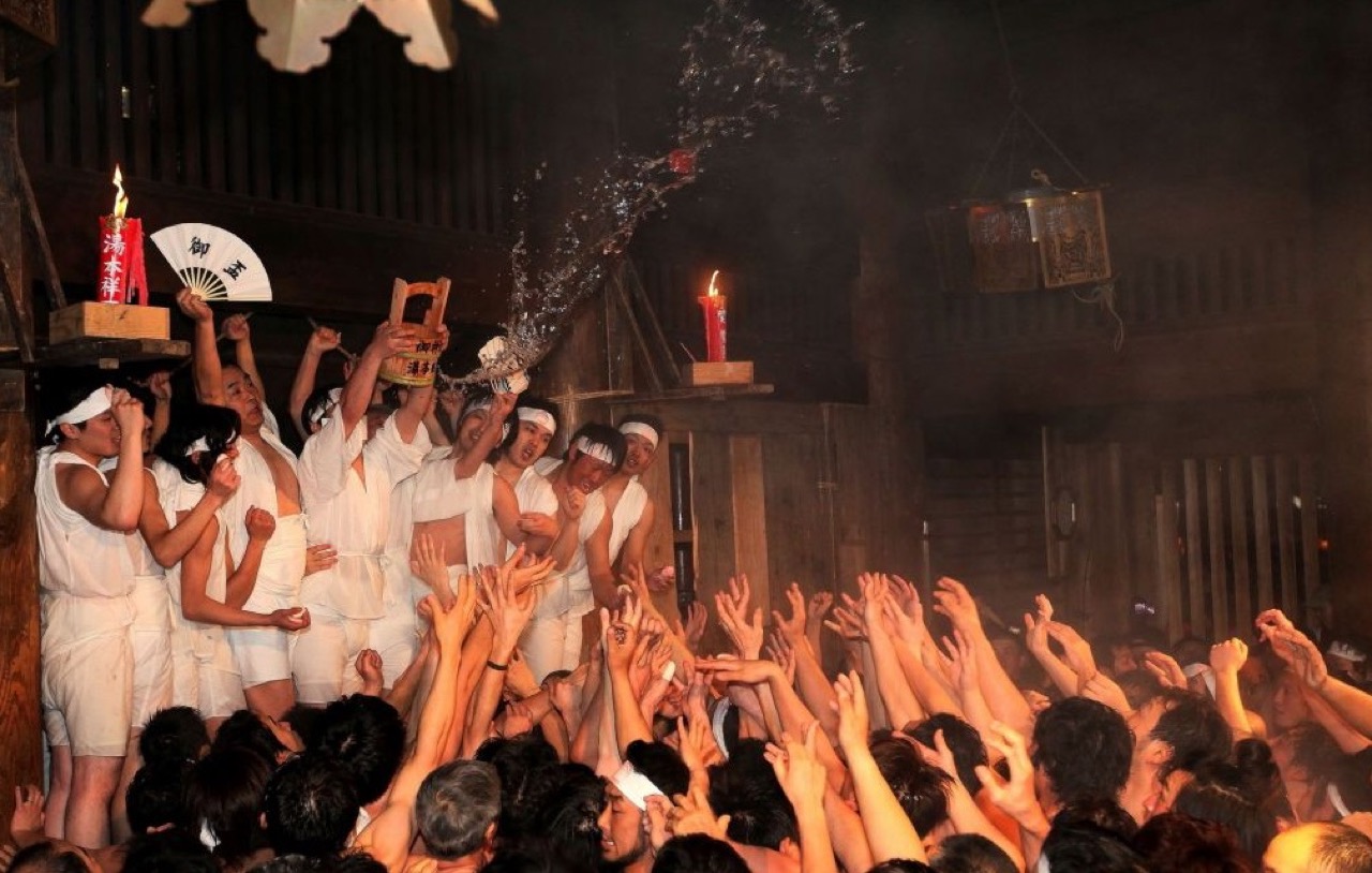浦佐毘沙門堂裸押合大祭