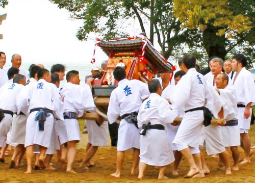 栗田祭(住吉神社の喧嘩神輿)